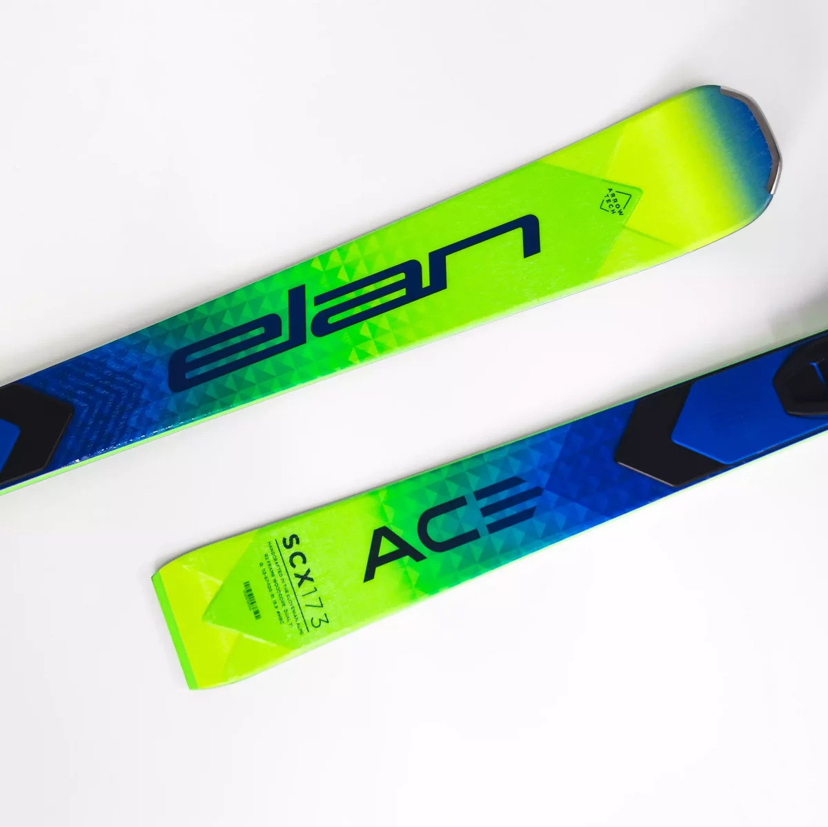 Elan Ace skis in square crop