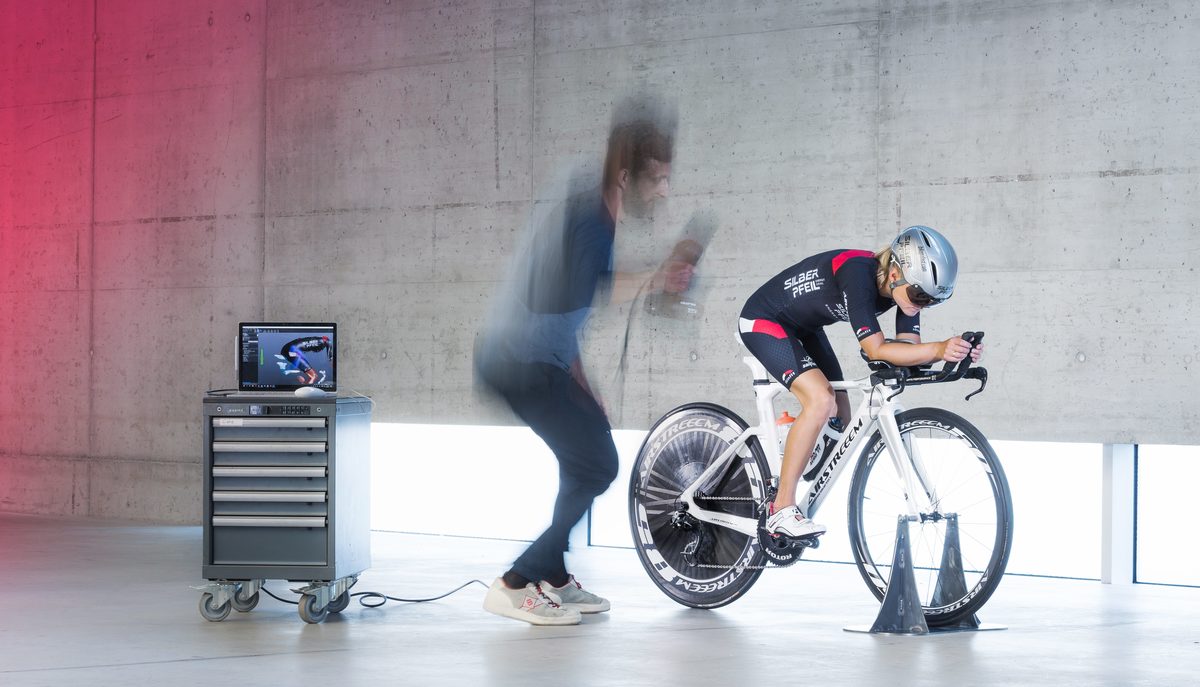 KISKA modeller uses handheld 3D scanner to scan Airstreeem bicycle and rider for improved aerodynamics and ergonomics