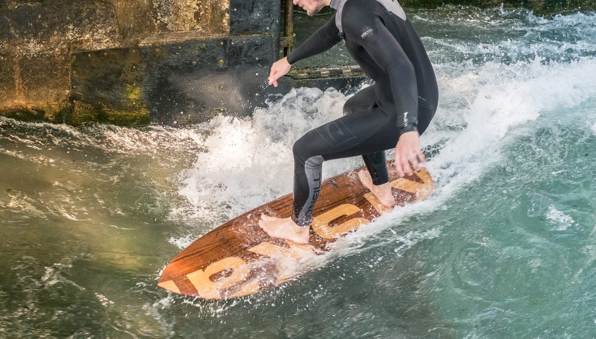 Live the active lifestyle we design: KISKA content designer surfs on the KISKA surfboard at lunch